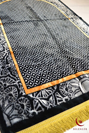 Lüks Kadife Seccade - 70x110 cm - Kalın Yumuşak Doku - Şık ve Konforlu-Siyah Desen