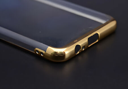 Galaxy A8 2018 Kılıf Dört Köşeli Lazer Silikon Kılıf