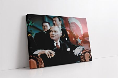 Atatürk Ordu Manevralarını İzlerken