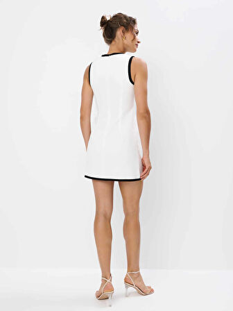 Faylinn Bisiklet Yaka Kısa Kol Regular Fit Beyaz Renk Elbise