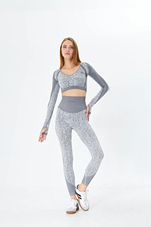 TŞorty V-Yaka Slim Fit Beyaz Renk Tayt Takım