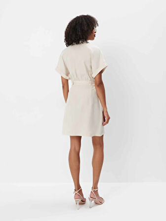 Pi̇qe Elbi̇se Gömlek Yaka Kısa Kol Diz Üstü Regular Fit Beyaz Renk Elbise