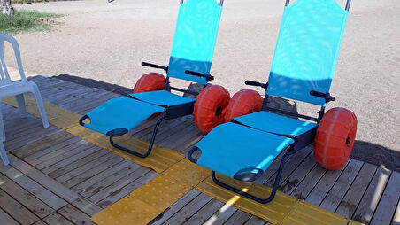 Engelli Plaj Sandalyesi | Hafif, CE Belgeli ve 2 Teker Kolçaklı Kum ve Taşlı Zeminde Rahat Kullanım