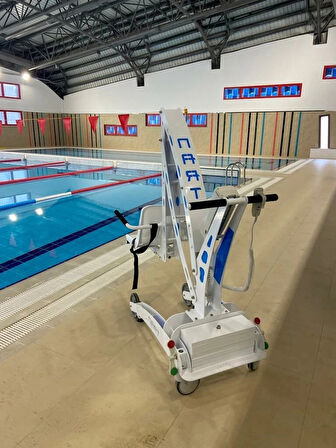 Nart Free Engelli Havuz Asansörü | Portatif, Güvenli ve Kolay Kullanım Sunan Yüzme Havuzu Erişim Cihazı
