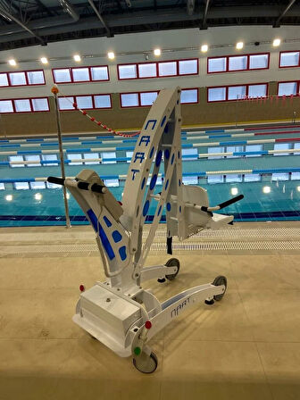 Nart Free Engelli Havuz Asansörü | Portatif, Güvenli ve Kolay Kullanım Sunan Yüzme Havuzu Erişim Cihazı