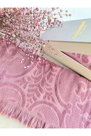 (1 ADET) ÇEYİZLİK 50X90CM. KADİFE DOKU 3D KABARTMALI EL, YÜZ VE BAŞ HAVLUSU ÖZEL HEDİYELİK KUTUSUNDA