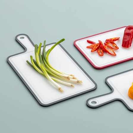 Softchef Maxi Kulplu Kesim Panosu, 41.2 x 21.4 cm, Kaydırmaz Plastik Mutfak Kesme Tahtası, BPA İçermez Sebze, Meyve ve Et Doğrama Panosu