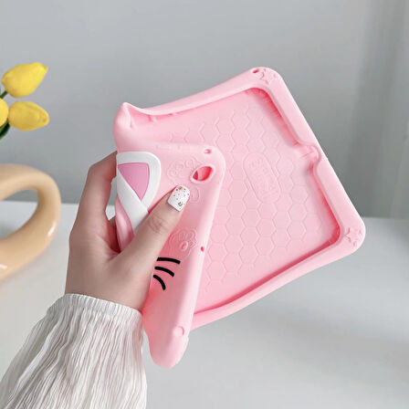 Apple iPad 9. Nesil 10.2" Kılıf Cute Dolls Standlı Eğlenceli 3D Karekterli Çocuk Kılıfı A2602 A2603 A2604 A2605