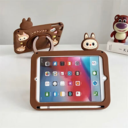 Samsung Galaxy Tab A9 Plus X210 X213 X215 X217 Kılıf Cute Dolls Standlı Eğlenceli 3D Karekterli Çocuk Kılıfı