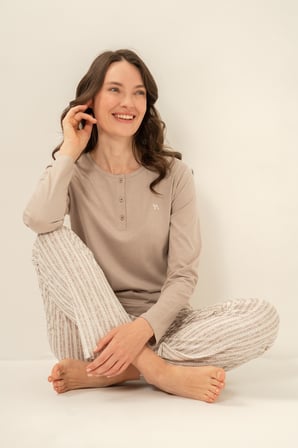 Kadın Uzunkol Vizon Pijama Takım, Yuvarlak Düğmeli Yaka, Cep Detaylı  %50 Pamuk %50 Modal Kumaş,