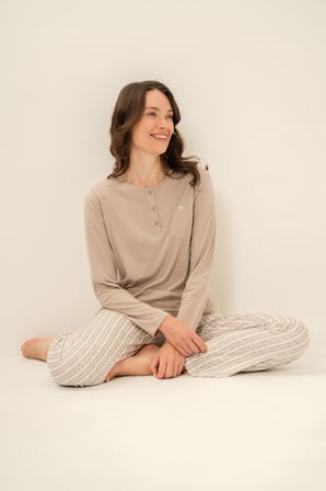 Kadın Uzunkol Vizon Pijama Takım, Yuvarlak Düğmeli Yaka, Cep Detaylı  %50 Pamuk %50 Modal Kumaş,