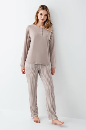 Kadın Vizon Yakası Düğmeli Pijama Takım, Alt Pijama Cepli ve Çizgili, %100 Pamuk