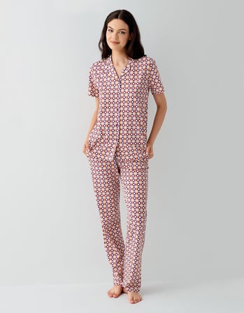 Kadın Desenli Düğmeli Gömlek Yaka Pijama Takımı – %50 Pamuk %50 Modal, Üst Kısa Kollu, Cepli Uzun Alt