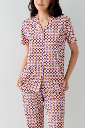 Kadın Desenli Düğmeli Gömlek Yaka Pijama Takımı – %50 Pamuk %50 Modal, Üst Kısa Kollu, Cepli Uzun Alt