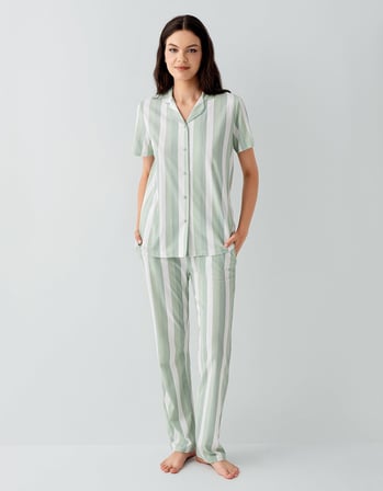 Kadın Yazlık %100 Pamuk Cepli Pijama Takımı – Kısa Kollu, Çizgili Alt, Rahat Ev Giyimi