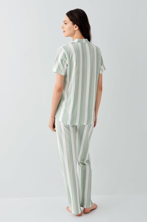 Kadın Yazlık %100 Pamuk Cepli Pijama Takımı – Kısa Kollu, Çizgili Alt, Rahat Ev Giyimi