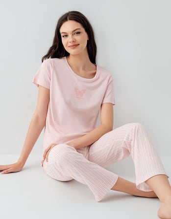 Kadın Yazlık %50 Pamuk %50 Modal Pijama Takımı – Kısa Kollu, Çizgili Alt, Rahat Ev Giyimi