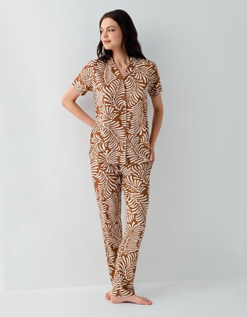 Kadın Desenli Kısa Kollu Düğmeli Pijama Takımı – %50 Pamuk %50 Modal, Yumuşak ve Nefes Alabilen
