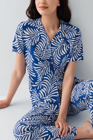 Kadın Desenli Kısa Kollu Düğmeli Pijama Takımı – %50 Pamuk %50 Modal, Yumuşak ve Nefes Alabilen