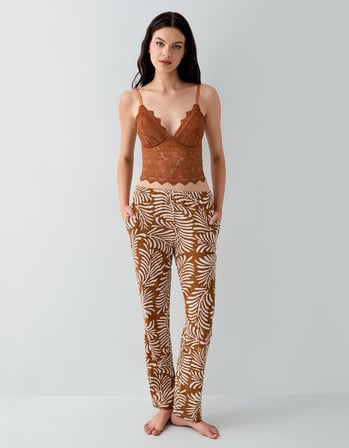 Kadın 3’lü Desenli Pijama & Ev Giyim Seti – Dantelli Bralet Sütyen , Pantolon ve Sabahlık, %50 Pamuk %50 Modal