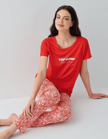 Kadın %50 Pamuk %50 Modal Kısa Kollu Pijama Takımı – Yumuşak Dokulu, Desenli Alt, Rahat Kalıp