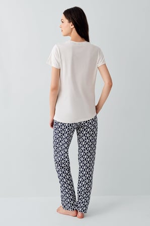 Anne baba çocuk uyumlu aile pijama takımı. %100 pamuk kumaş, yazlık rahat kesim ve modern deniz temalı tasarım
