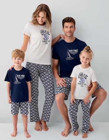 Anne baba çocuk uyumlu aile pijama takımı. %100 pamuk kumaş, yazlık rahat kesim ve modern deniz temalı tasarım