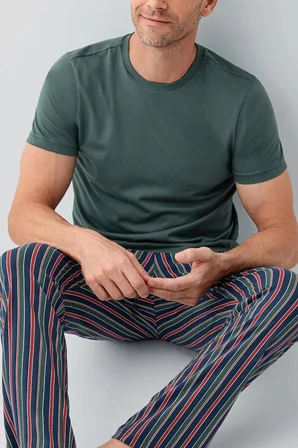 Erkek %100 Pamuk Kısa Kollu Pijama Takımı – Cepli Çizgili Alt, Kısakol Üst, Rahat Kalıp
