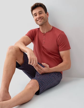 Erkek %100 Pamuk 3’lü Pijama Takımı – Kısa Kollu T-Shirt & Desenli Şort & Pijama Altı