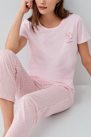 Kadın Cepli Pijama Takımı %50 Pamuk %50 Modal – Kısa Kollu Tişört ve Çizgili Alt Pijama
