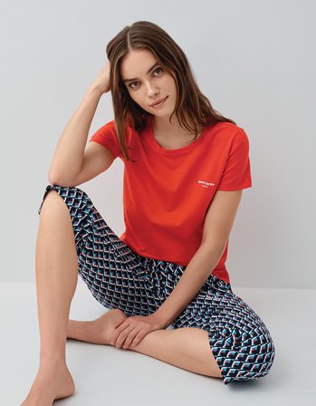 Pierre Cardin Kadın Kapri Pijama Takımı – %50 Pamuk %50 Modal, Kısa Kollu Üst, Desenli Alt