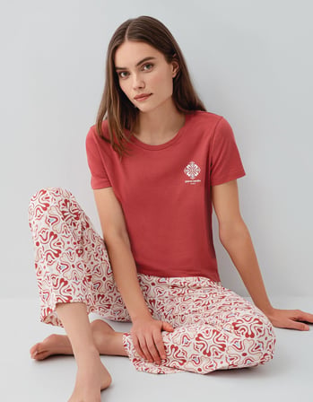 Kadın Yazlık Bordo %50 Pamuk %50 Modal Pijama Takımı – Kısa Kollu Bisiklet Yaka Üst ve Desenli Uzun Alt, Rahat Kesim