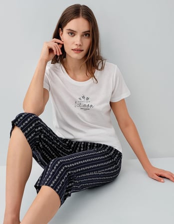 Pierre Cardin Kadın Çizgili Cepli Kapri Pijama Takımı %50 Pamuk %50 Modal – Kısa Kollu Tişört, Rahat Kesim