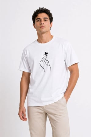 Erkek Kore Parmak Kalp Aşk Temalı Minimal Baskılı Tişört Yazlık Kısa Kol T-Shirt - Beyaz