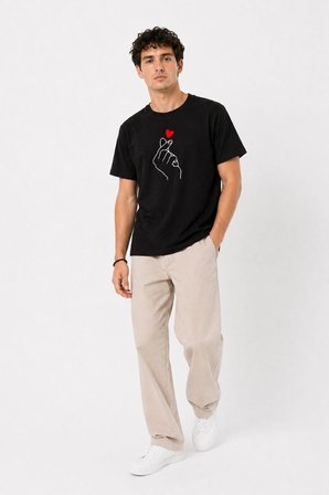 Erkek Kore Parmak Kalp Aşk Temalı Minimal Baskılı Tişört Yazlık Kısa Kol T-Shirt - Siyah