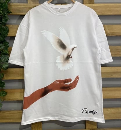 Kadın Kısa Kol Yazlık Tişört Bisiklet Yaka Uzi Güvercin Baskılı T-Shirt - Beyaz