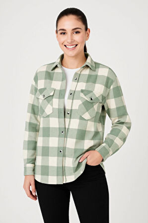 Kadın Oduncu Gömlek - Uzun Kollu, Şardonlu Kumaş, Kırmızı Beyaz Kareli Desen, Regular Fit, Çift Cepli, Manşetli Günlük Şık Stil - Su yeşili