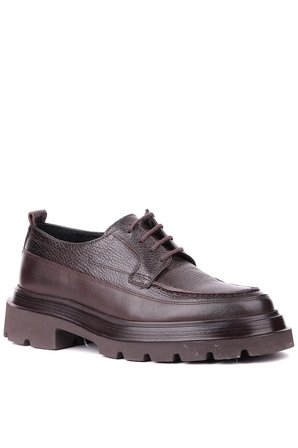 Shoetyle - Kahverengi Hakiki Deri Bağcıklı Günlük Erkek Ayakkabı 115-K609