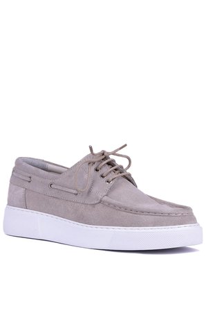 Shoetyle - Hakiki Süet Deri Bej Rengi Günlük Erkek Ayakkabı - 115-K512-1065