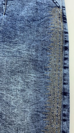 Battal Mom Kesim Yan Şerit Detaylı Denim Kadın Pantolon