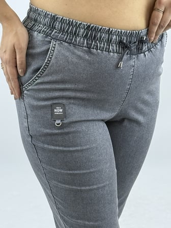 Büyük Beden Akar Kumaş Mom Lastikli Yüksek Bel Bağcıklı Paça Düğme Detaylı Kadın Pantolon