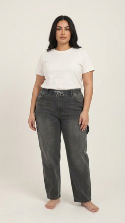 Büyük Beden Beli Lastikli Cepli Likralı Denim Mom Kesim Kadın Pantolon