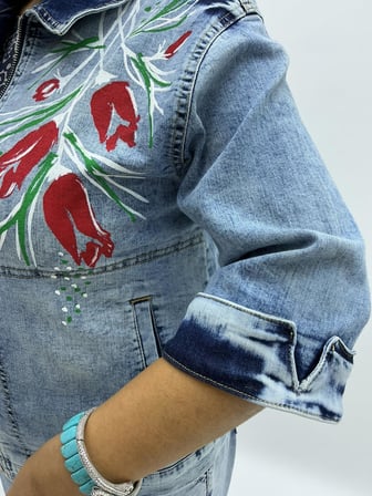 Büyük Beden Fermuarlı Lale Desenli Yıkamalı Denim Kapri Kol Kadın Ceket
