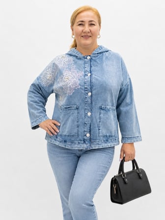 Büyük Beden Denim Kapüşonlu Gül Deseni İşlemeli Boncuklu Önden Cep Detaylı Düğmeli Kadın Ceket