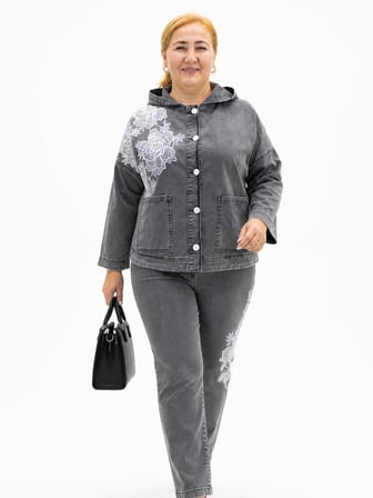 Büyük Beden Denim Kapüşonlu Gül Deseni İşlemeli Boncuklu Önden Cep Detaylı Düğmeli Kadın Ceket