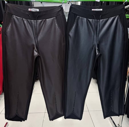 Büyük Beden Deri Görünümlü Taş İşlemeli Paça Detaylı Kadın Pantolon