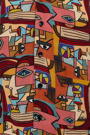 Erkek Picasso'nun Yüzü Desenli %100 Viskon Kısa Kollu Gömlek