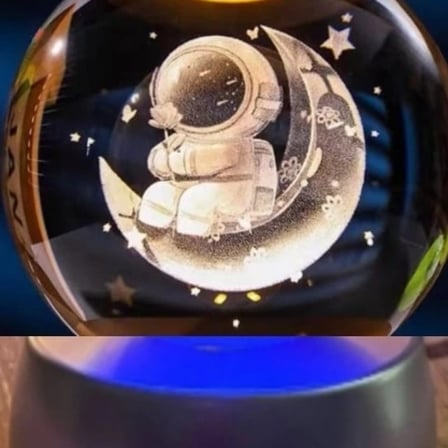Dekoratif Ay Üstünde Astronot Tasarımlı Plastik Altlıklı Cam Küre