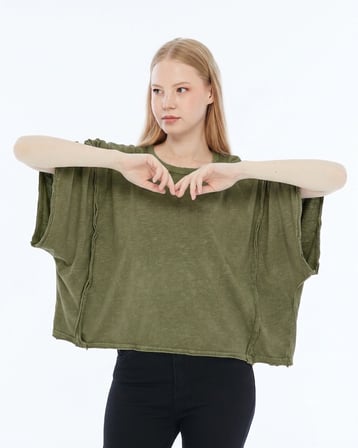 Kadın Eskitme Yıkamalı Dikiş Detaylı Oversize Salaş Tişört