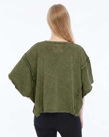 Kadın Eskitme Yıkamalı Dikiş Detaylı Oversize Salaş Tişört